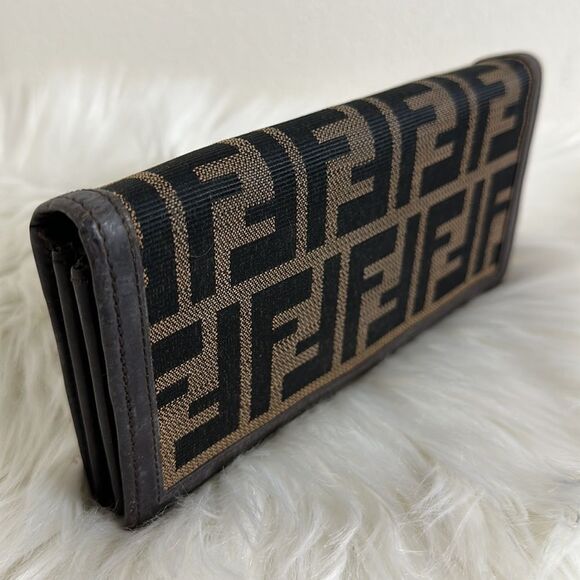 💯Authentic Fendi Long Wallet 🍀 - Picture 3 of 16